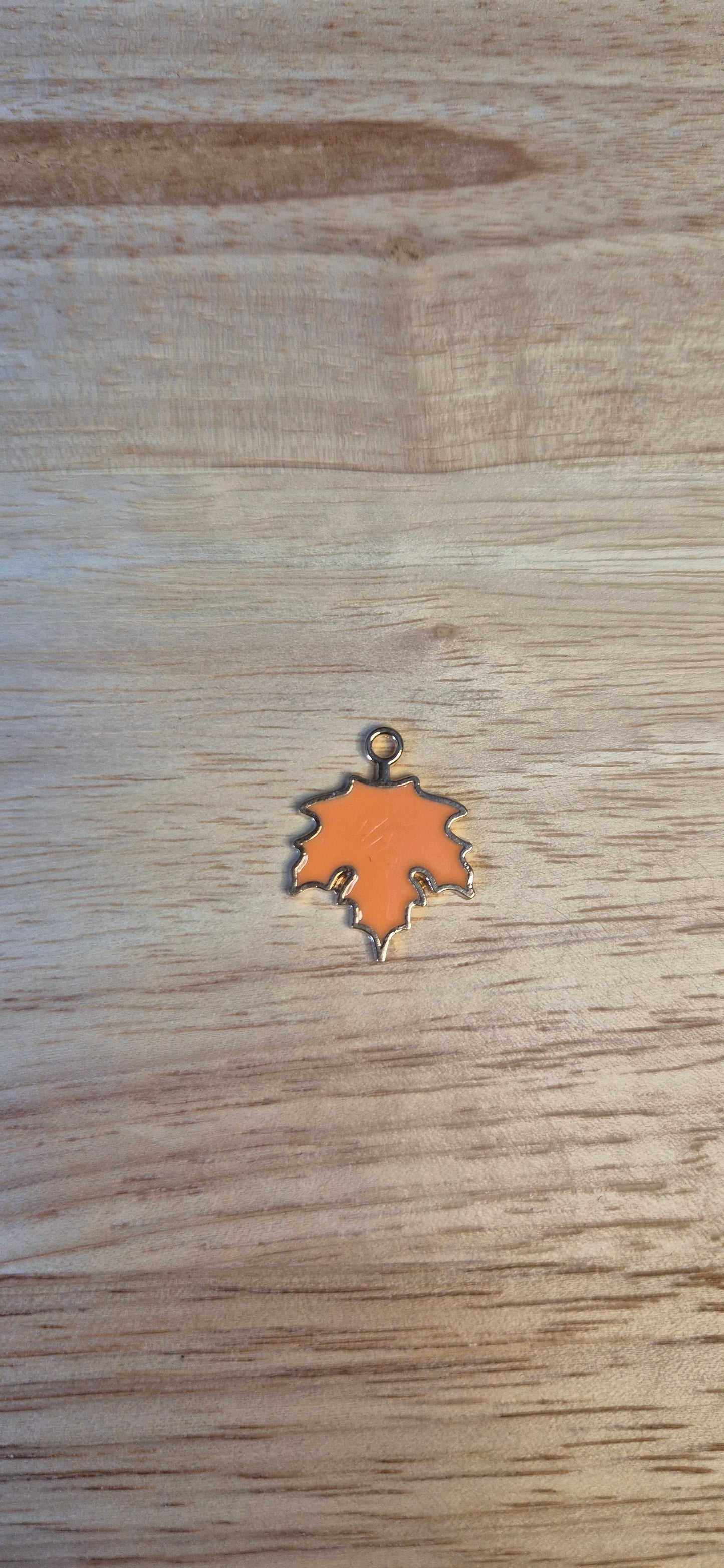 Breloque érable orange