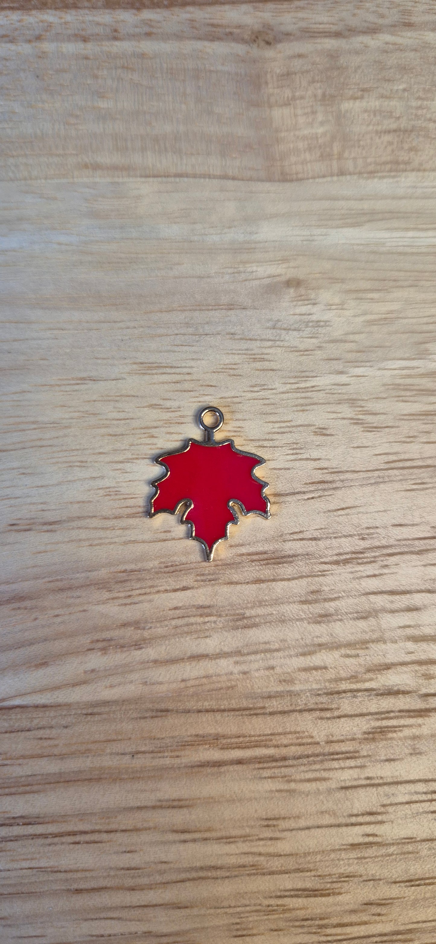 Breloque érable rouge